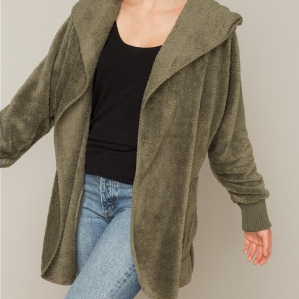 ✨LAST ONE✨Olive green Sherpa hooded jacket - Picture 3 of 6